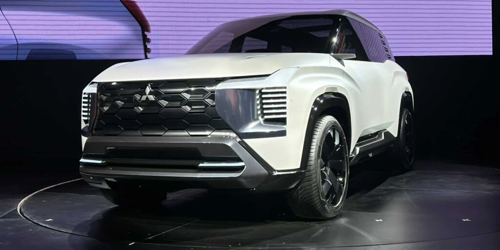 Xpander Hybrid